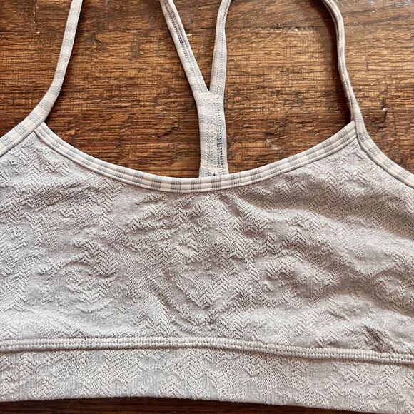 Lululemon Women’s Flow Y Sports Bra Grey Sheer Panel Size 6 no cups Very GUC - Picture 2 of 5